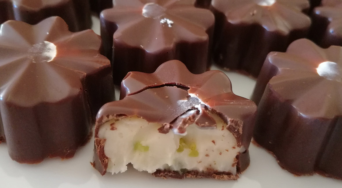 cioccolatini_cioccolato_bianco_pistacchio_arancia