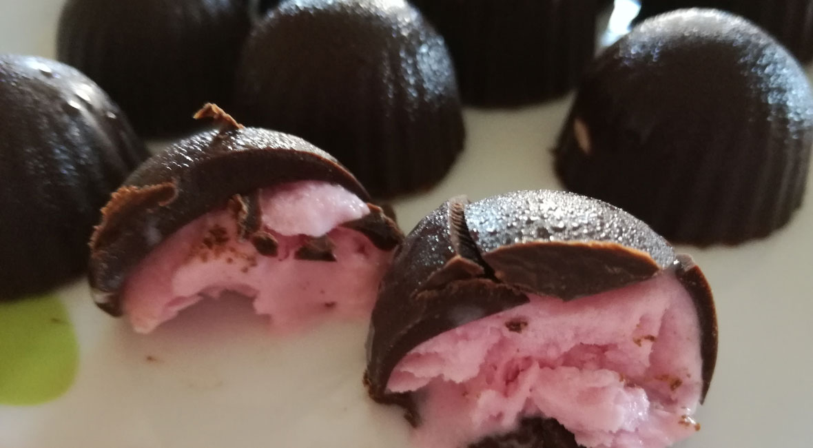 Ricetta cioccolatini al cioccolato fondente ripieni di gelato